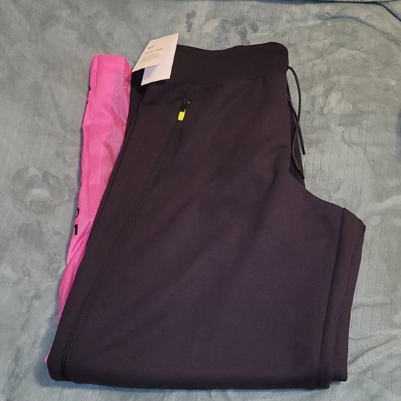 NIKE Tech Rare !! Pack Loose Fit W/TAGS Women Sweatpants! - Picture 3 of 6